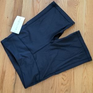 Athleta Ultimate Stash Pocket 7" short